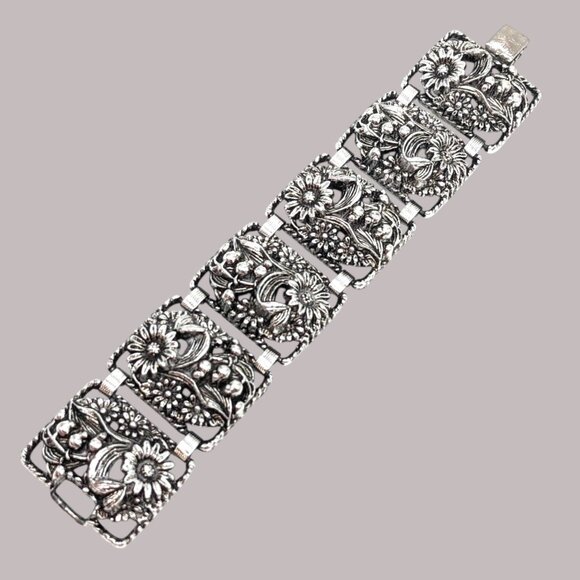 Sarah Coventry Jewelry - Vintage Sarah Coventry Floral SilverTone Panel Bracelet Antique Garden Sunflower